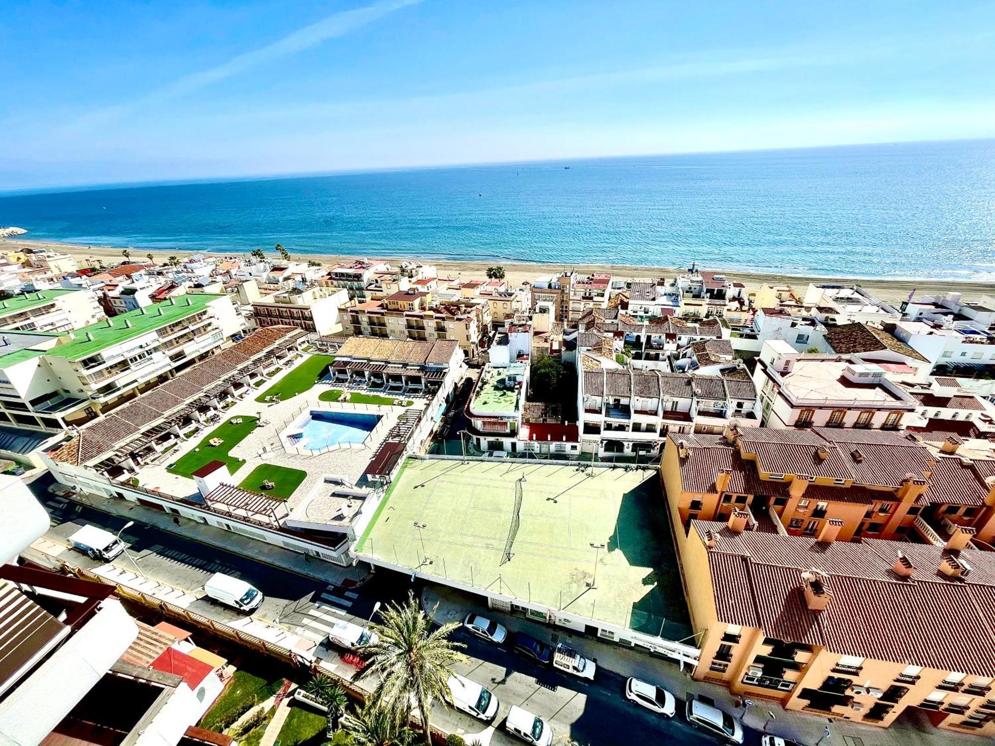 Gorgeous Apartment At The Sea In La Carihuela! Torremolinos Exterior photo